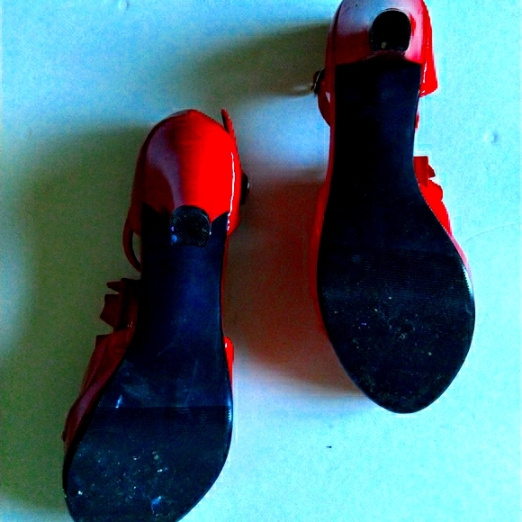 TrendZone Size 8 Red Heels - Picture 4 of 4
